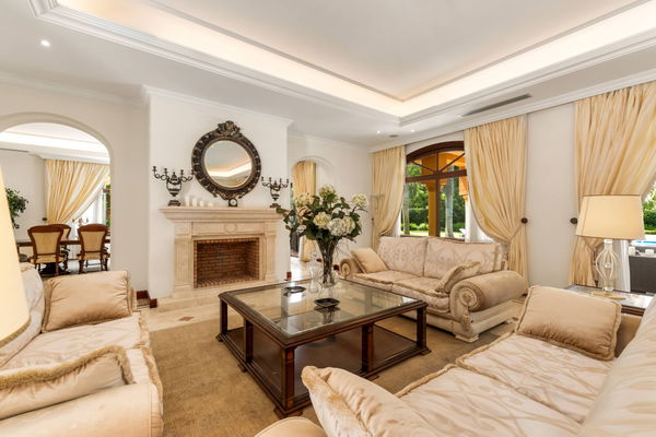 Exceptional large villa beachside, a unique opportunity in Guadalmina Baja, San Pedro de Alcantara