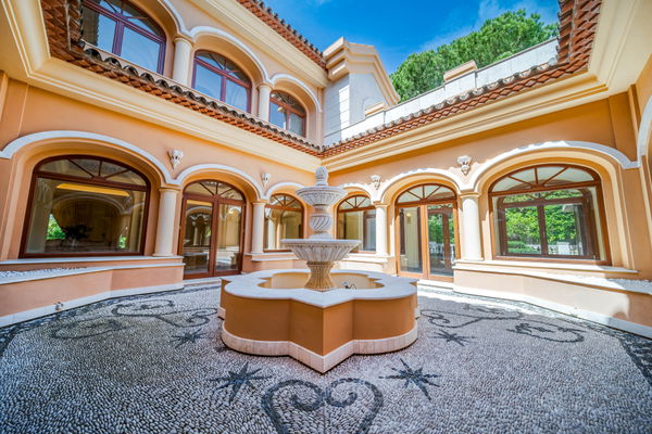 Exceptional large villa beachside, a unique opportunity in Guadalmina Baja, San Pedro de Alcantara