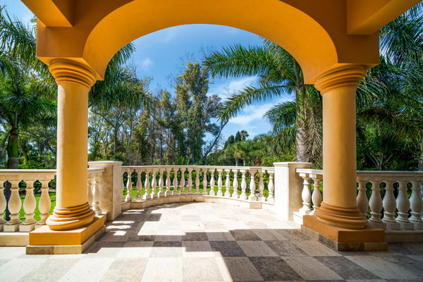 Exceptional large villa beachside, a unique opportunity in Guadalmina Baja, San Pedro de Alcantara