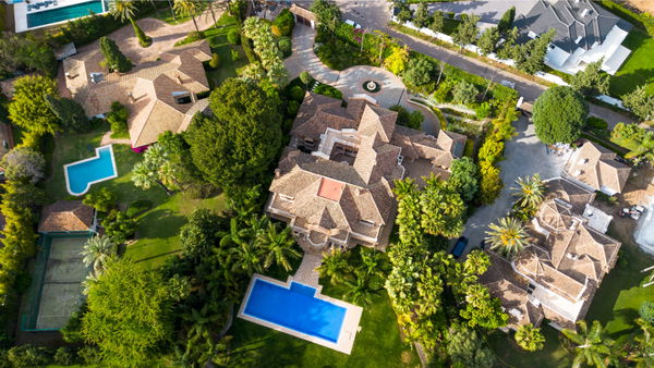 Exceptional large villa beachside, a unique opportunity in Guadalmina Baja, San Pedro de Alcantara