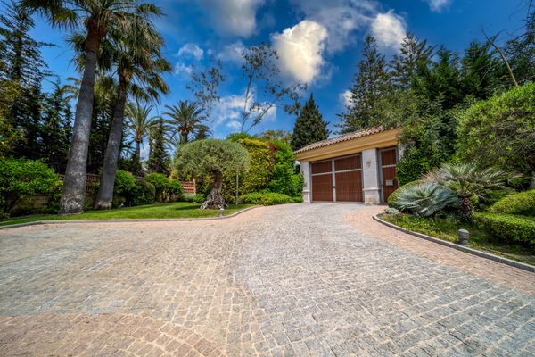 Exceptional large villa beachside, a unique opportunity in Guadalmina Baja, San Pedro de Alcantara