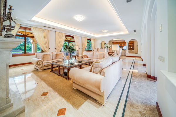 Exceptional large villa beachside, a unique opportunity in Guadalmina Baja, San Pedro de Alcantara