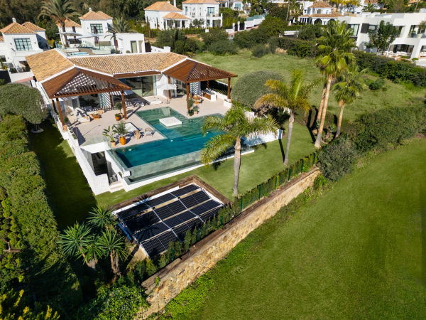 Impressive villa in prime frontline golf location in Aloha, Nueva Andalucia