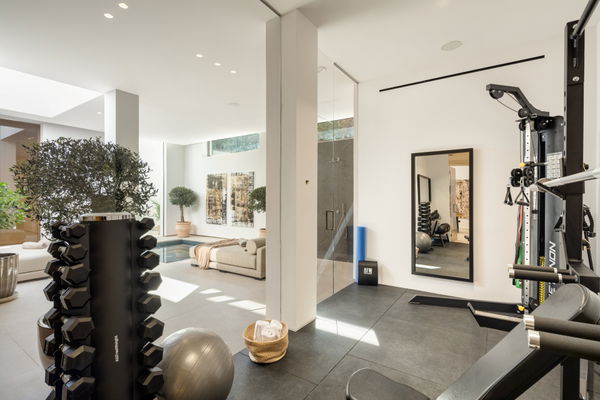 Impressive villa in prime frontline golf location in Aloha, Nueva Andalucia