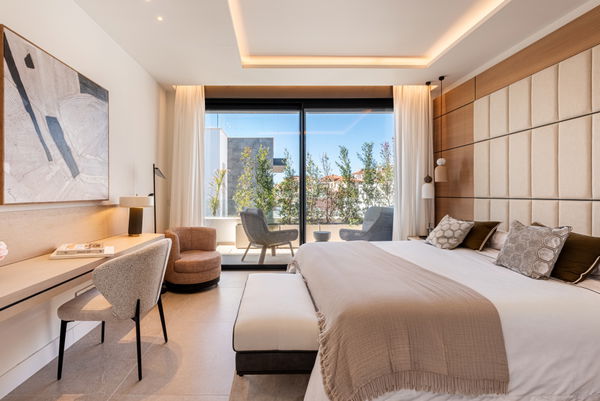 Stunning villa with rooftop solarium and spectacular views in Riviera del Sol