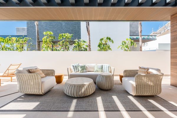 Stunning villa with rooftop solarium and spectacular views in Riviera del Sol