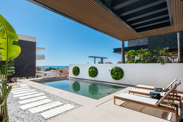 Stunning villa with rooftop solarium and spectacular views in Riviera del Sol