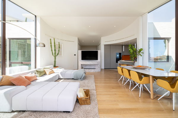 Unique villa in a development with 5-star hotel services and security in El Higuerón, Fuengirola