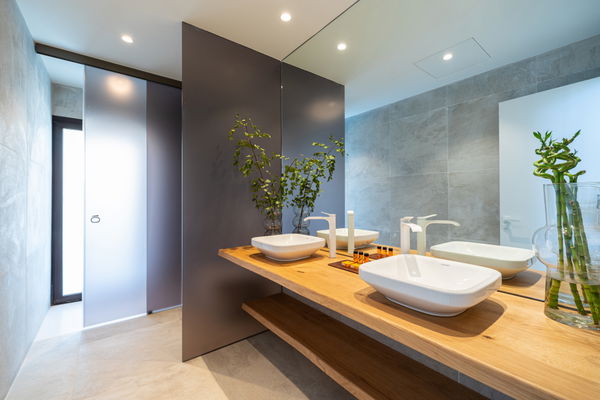 Unique villa in a development with 5-star hotel services and security in El Higuerón, Fuengirola