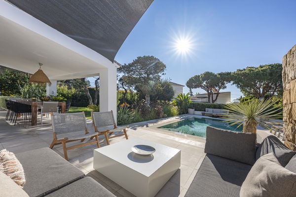Elegant beachside villa in Marbesa: private and tranquil living just steps away from the beach