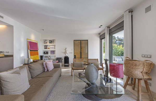 Elegant beachside villa in Marbesa: private and tranquil living just steps away from the beach