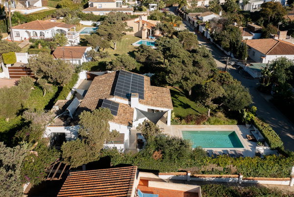 Elegant beachside villa in Marbesa: private and tranquil living just steps away from the beach