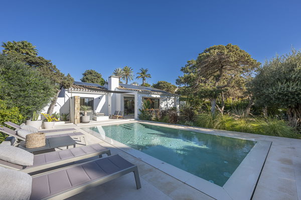 Elegant beachside villa in Marbesa: private and tranquil living just steps away from the beach