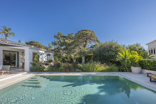 Elegant beachside villa in Marbesa: private and tranquil living just steps away from the beach