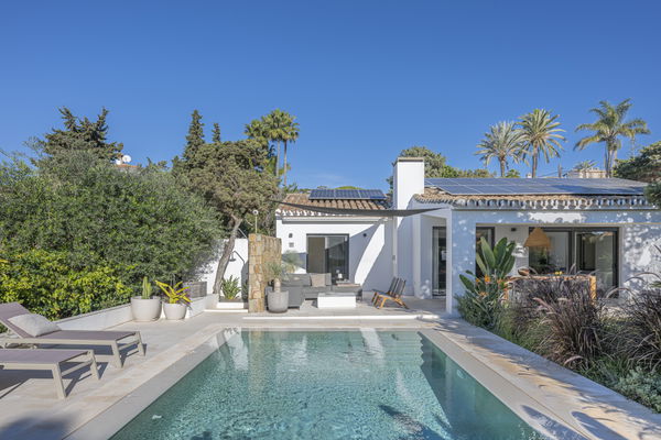 Elegant beachside villa in Marbesa: private and tranquil living just steps away from the beach