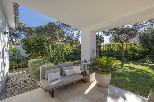 Elegant beachside villa in Marbesa: private and tranquil living just steps away from the beach