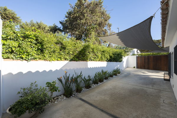 Elegant beachside villa in Marbesa: private and tranquil living just steps away from the beach
