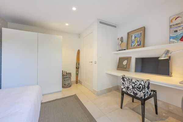Elegant beachside villa in Marbesa: private and tranquil living just steps away from the beach