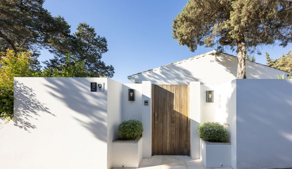 Elegant beachside villa in Marbesa: private and tranquil living just steps away from the beach
