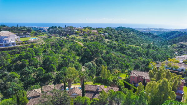 Villa with incredible views, maximum luxury and privacy in La Zagaleta, Benahavis