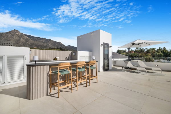 Stunning large contemporary style villa on Marbella's Golden Mile