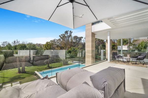 Stunning large contemporary style villa on Marbella's Golden Mile