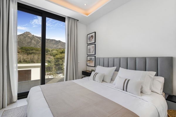 Stunning large contemporary style villa on Marbella's Golden Mile
