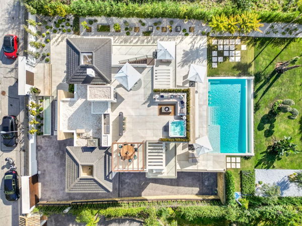 Stunning large contemporary style villa on Marbella's Golden Mile