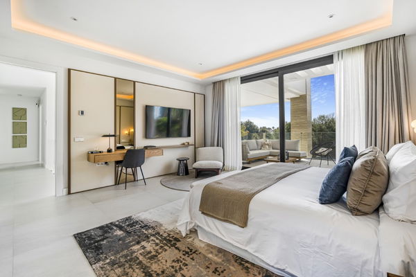 Stunning large contemporary style villa on Marbella's Golden Mile