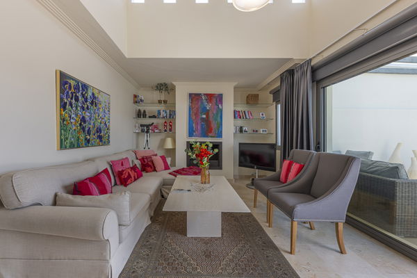 Penthouse in a privileged setting with panoramic views of the sea and golf course in Los Flamingos, Benahavís