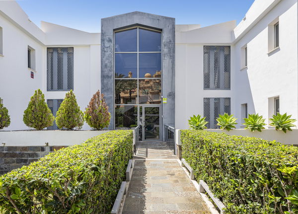 Penthouse in a privileged setting with panoramic views of the sea and golf course in Los Flamingos, Benahavís