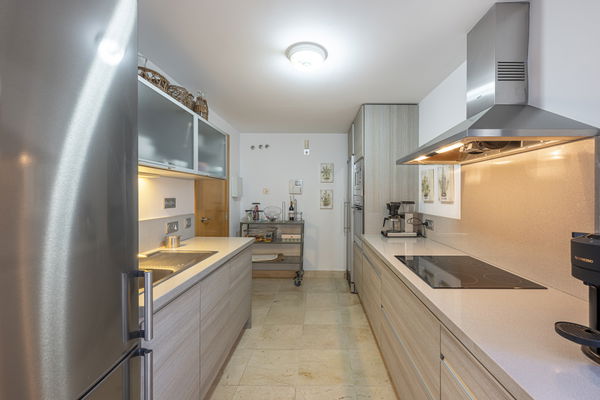 Penthouse in a privileged setting with panoramic views of the sea and golf course in Los Flamingos, Benahavís