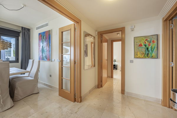 Penthouse in a privileged setting with panoramic views of the sea and golf course in Los Flamingos, Benahavís