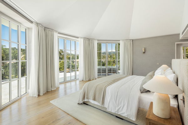 Exquisite and refined villa in the Golf Valley of Marbella