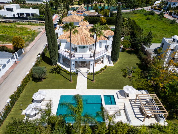Exquisite and refined villa in the Golf Valley of Marbella