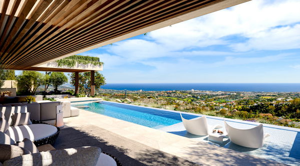 Exclusive villa that blends sophistication and harmony with the natural beauty of Benahavís