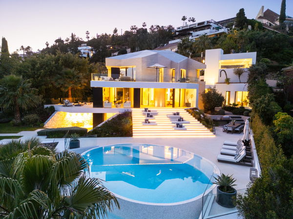 Incredible contemporary villa in El Herrojo Alto, Benahavís
