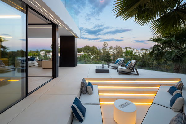 Incredible contemporary villa in El Herrojo Alto, Benahavís