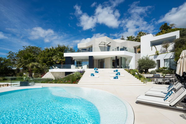 Incredible contemporary villa in El Herrojo Alto, Benahavís