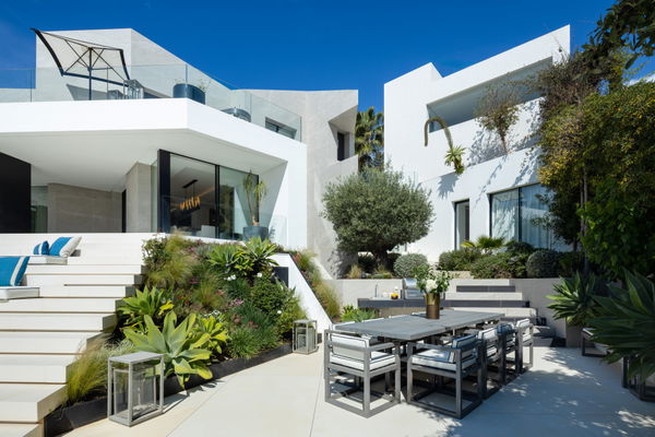 Incredible contemporary villa in El Herrojo Alto, Benahavís