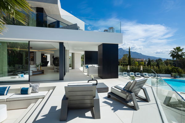 Incredible contemporary villa in El Herrojo Alto, Benahavís