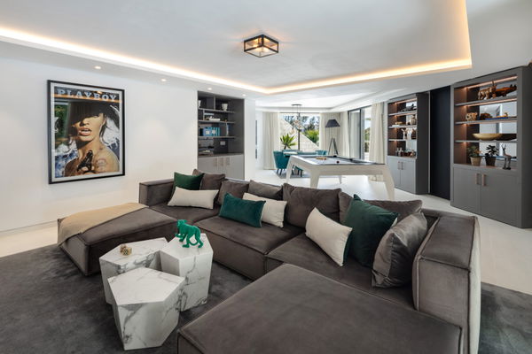 Incredible contemporary villa in El Herrojo Alto, Benahavís