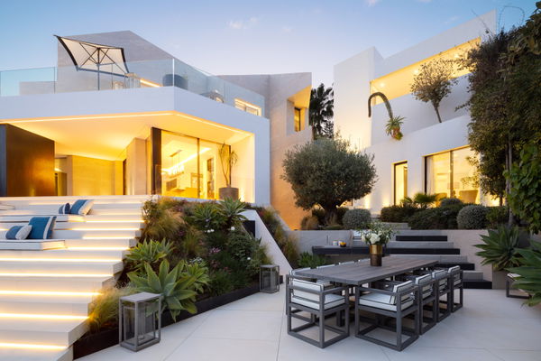 Incredible contemporary villa in El Herrojo Alto, Benahavís