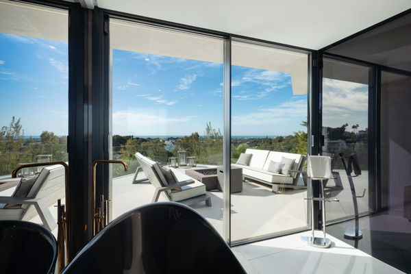 Incredible contemporary villa in El Herrojo Alto, Benahavís