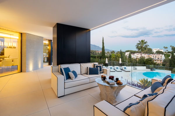 Incredible contemporary villa in El Herrojo Alto, Benahavís