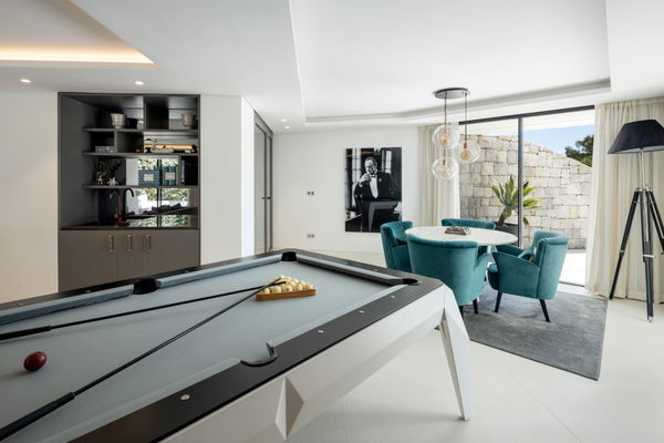 Incredible contemporary villa in El Herrojo Alto, Benahavís