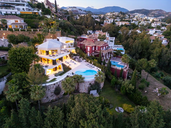 Incredible contemporary villa in El Herrojo Alto, Benahavís