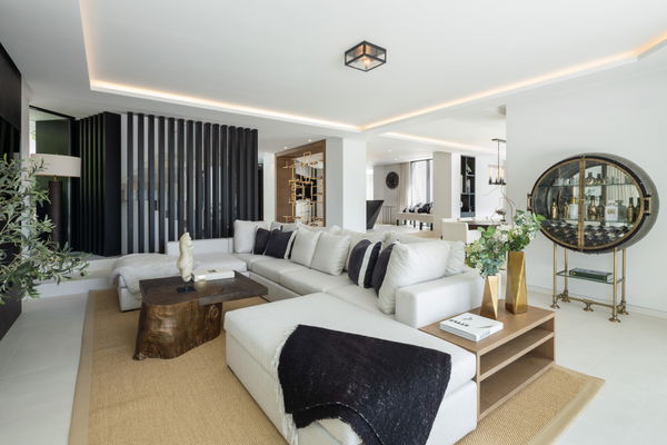 Incredible contemporary villa in El Herrojo Alto, Benahavís