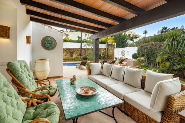 Charming Mediterranean Andalusian style villa in frontline golf in La Quinta, Benahavis