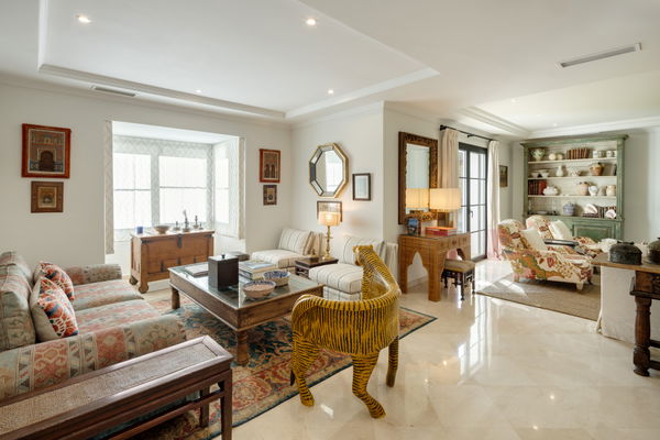 Charming Mediterranean Andalusian style villa in frontline golf in La Quinta, Benahavis